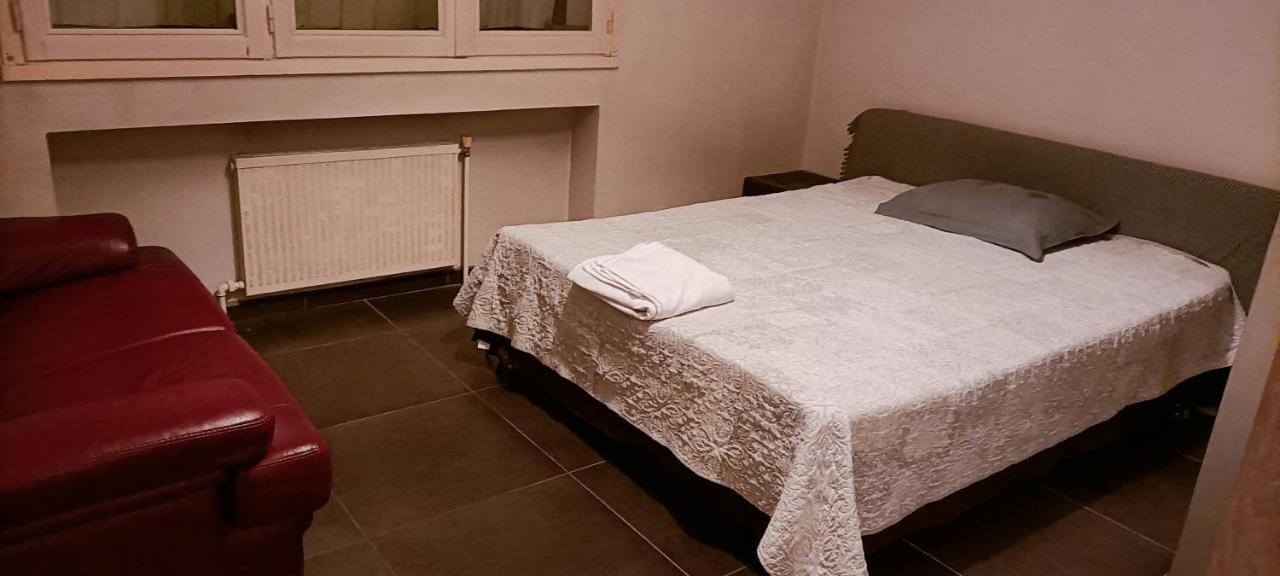 Grand Appartement Fonctionnel Et Calme Sur Lyon8 A 2 Pas Du Metro Екстер'єр фото